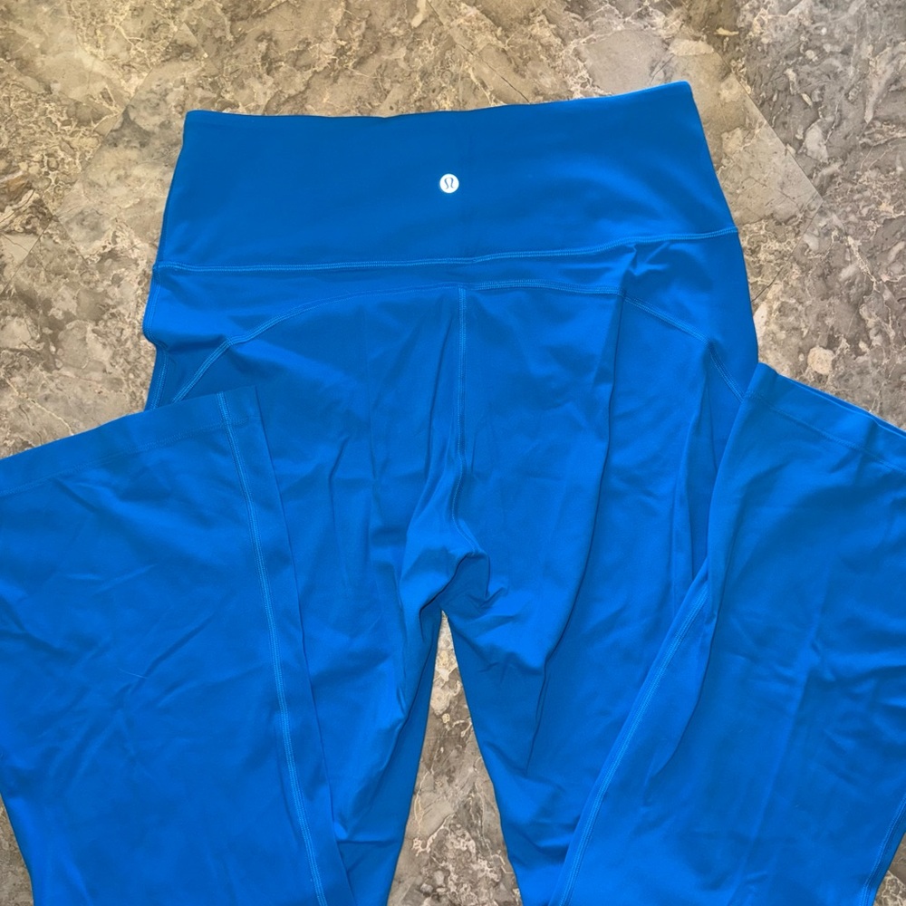 Lululemon HR Groove Pant. Poolside. 12. - Picture 2 of 4